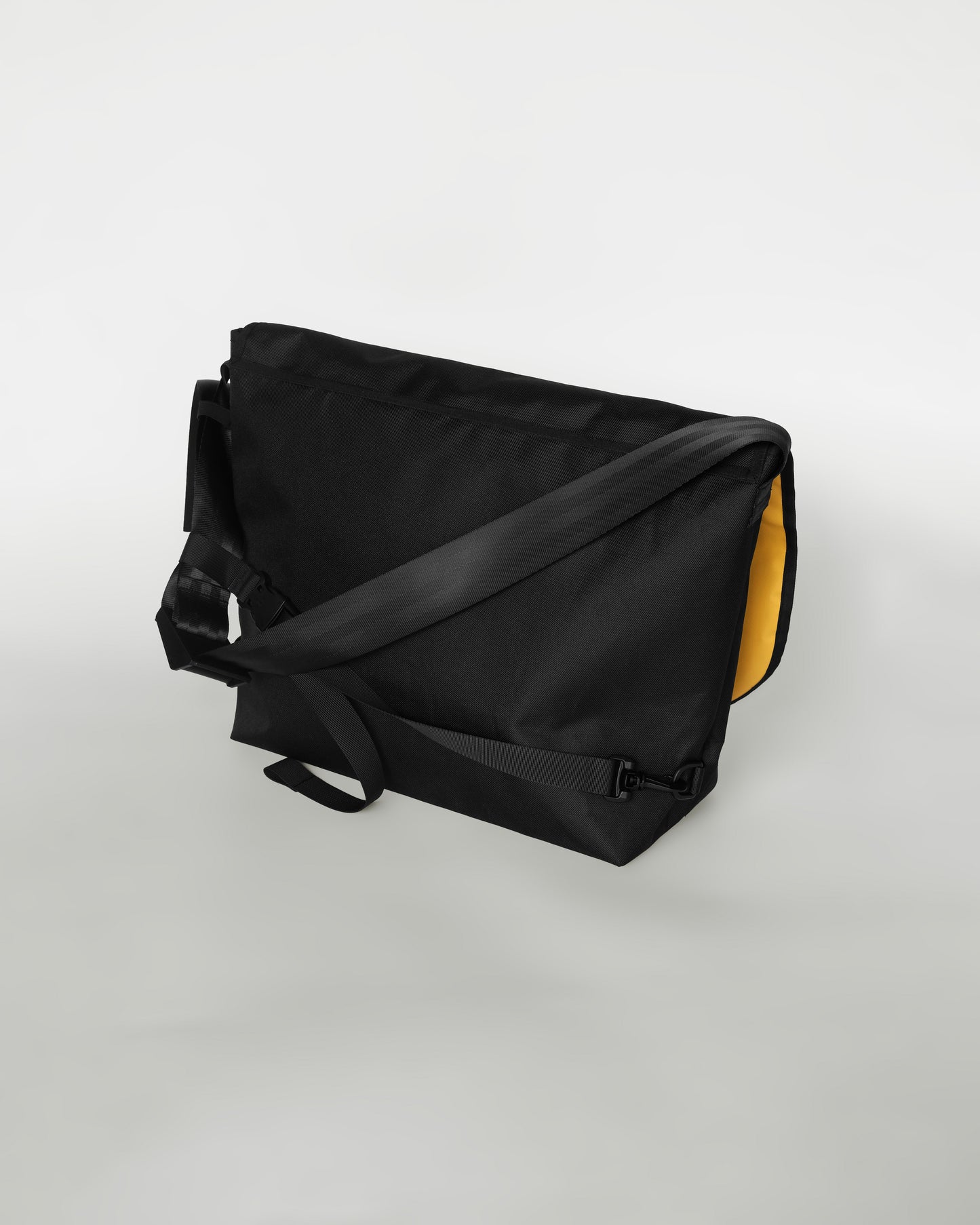 Classic Messenger Bag