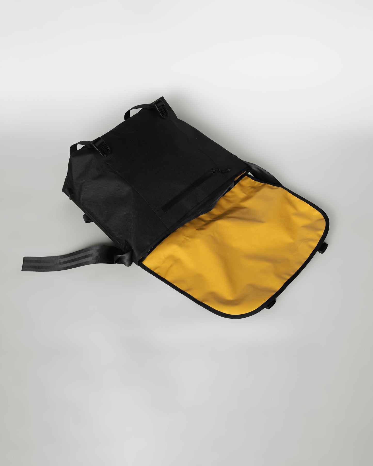 Classic Messenger Bag